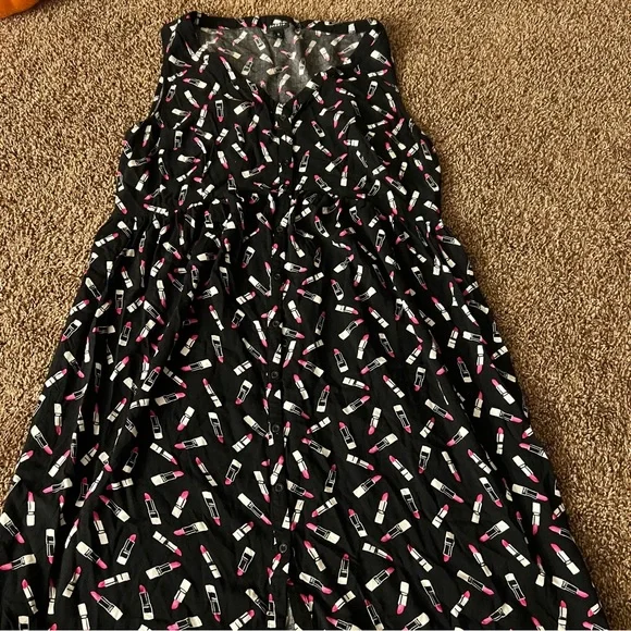 Torrid Lipstick Dress - Picture 2 of 6